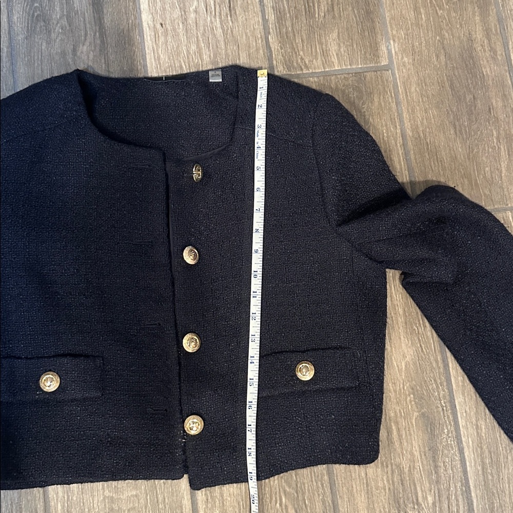 Tahari Navy Cropped Textured Women's Blazer with Gold Buttons, Size 8. - Picture 5 of 8